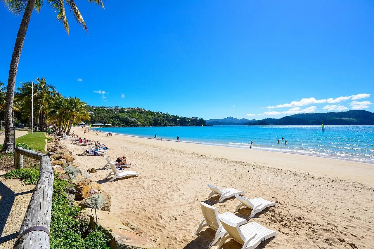 Beachfront Hamilton Island Apartment