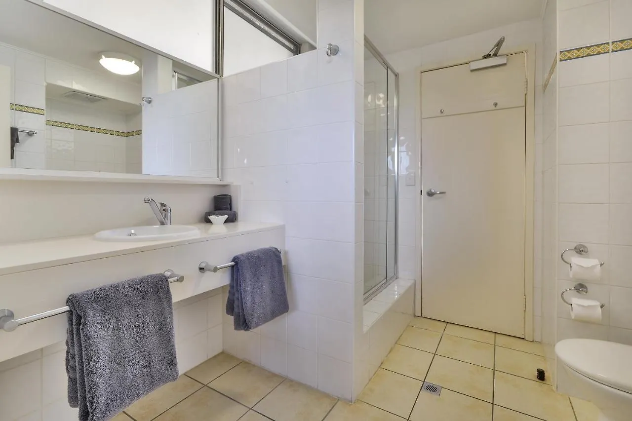 Beachfront Hamilton Island Apartment